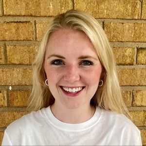 Meet your Posher, Courtney